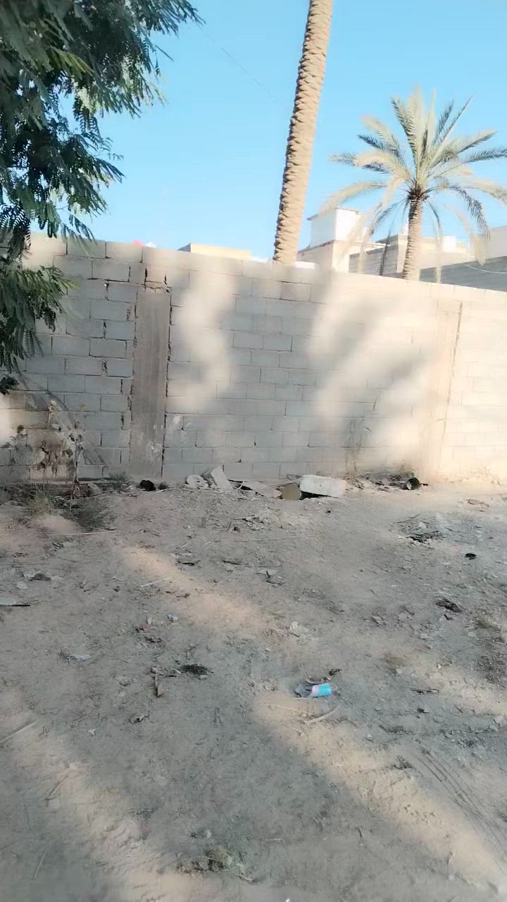 قطعه مساحه ٢٦٥ متر تجاريه واجه ٨٣٠ مع دار هيكل للإستفسار ***********
