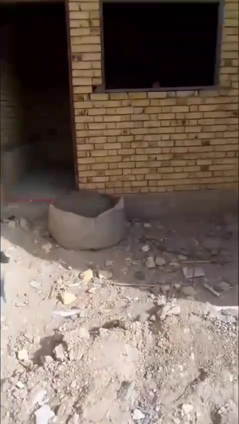 🏡 فرصة تملك منزل 

يتوفر مجمع سكني خاص  في الناصرية – منطقة المنصورية، قرب الشبكات. عل المبادره

📐 مساحة المنزل: 200 متر².

🏠 الصور المرفقة تمثل نموذجًا لتصميم المنزل، كما توضح المرحلة الحالية من أعمال البناء داخل المجمع السكني.

🔑 ضمن مبادرة تتيح استلام المفتاح وفق الشروط والضوابط المعتمدة.

📞 للاستفسار والتفاصيل:
*********** حسين العبودي
