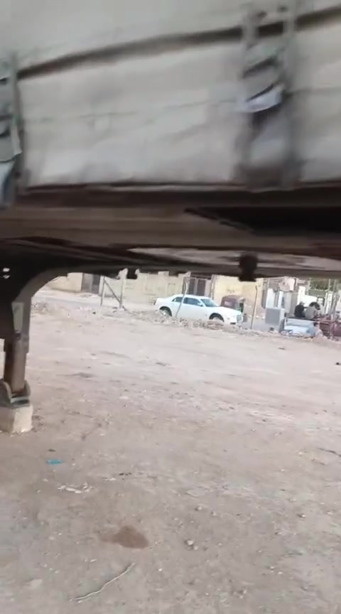 سلام عليكم البيع عربانه شمتز موديل 2014 منفيس جديده تخم تاير دنكير رفاع ثلاجه مطبخ مكفوله كفله عامه نص جناب محجر مكاني العماره ***********

