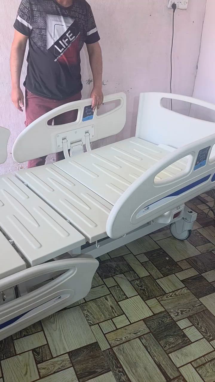 من رخصت الئادمن السلام عليك عدي سرير طبي متحرك جهيتين مثل ما موضح بل فيديو جديد مستعمل شي بصيط   مكاني كوت انوار  سعره ٦٠٠ وبي مجال لشراي  يراسل عله الخاص


**إذا كنت صاحب هذا الإعلان وتريد حذفه لأي سبب، رجاءا أرسل رسالة إلى الدعم الفني**