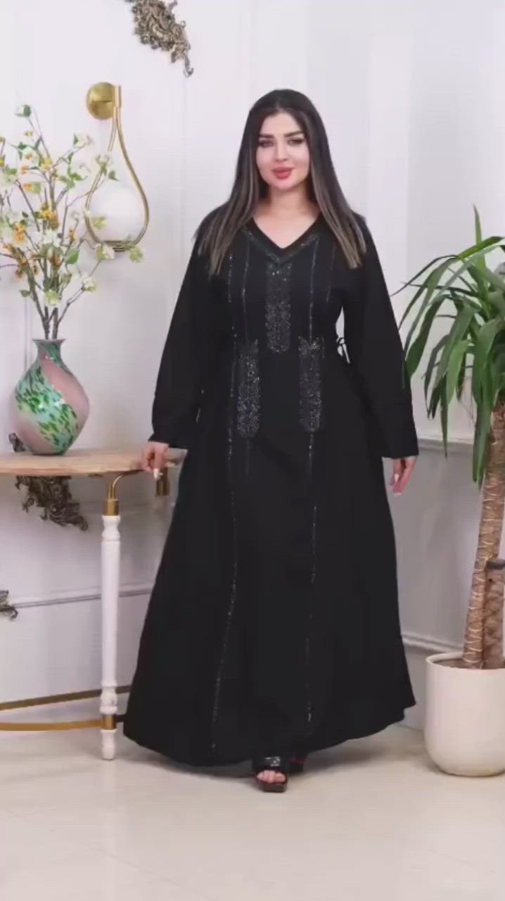 كلابيه كشمير مصري برنسيسه 
خامه راقيه مكفوله من الغسل
دبل كلوش شغل ستراس حراري
قياس َ من 2 X إلى 5 X
تلبس قياس خاص وعتيادي
كوت زين القوس شارع الشيرازي مقابل صيدليه نور الصباح
***********
