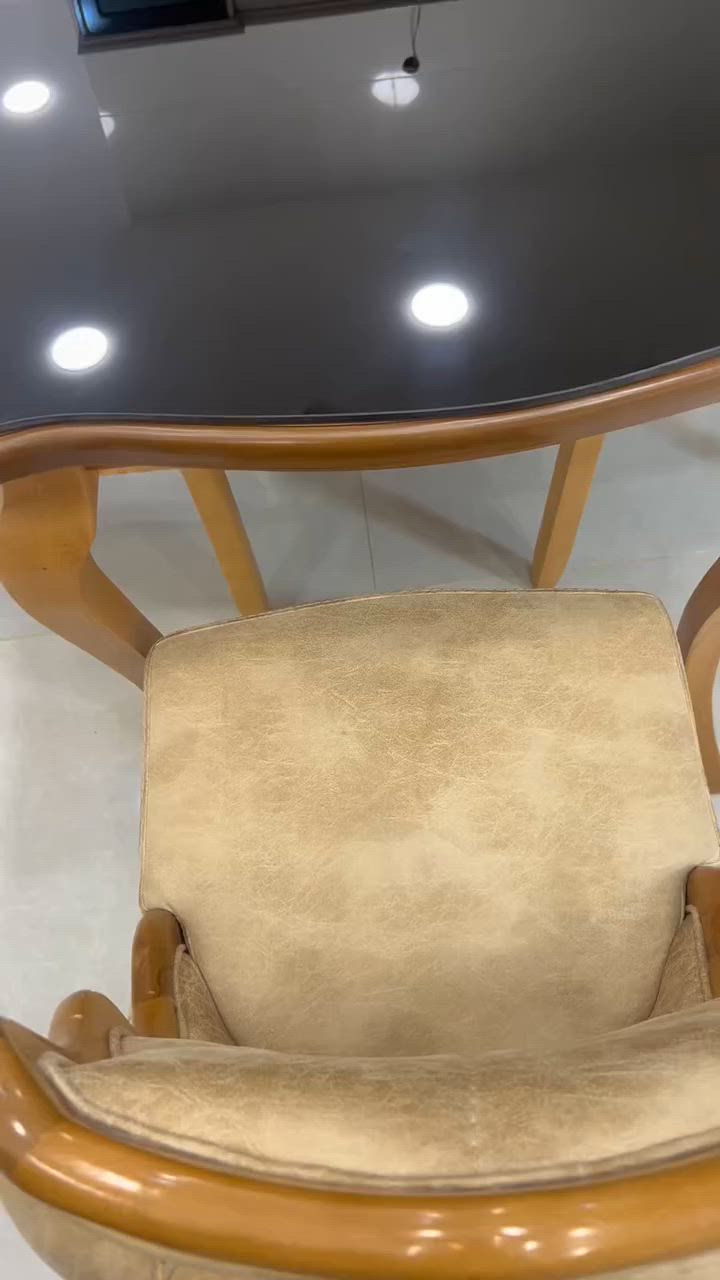 ميز طعام خشب زان نظافه ٪؜٩٥ للبيع   اتصال ***********
