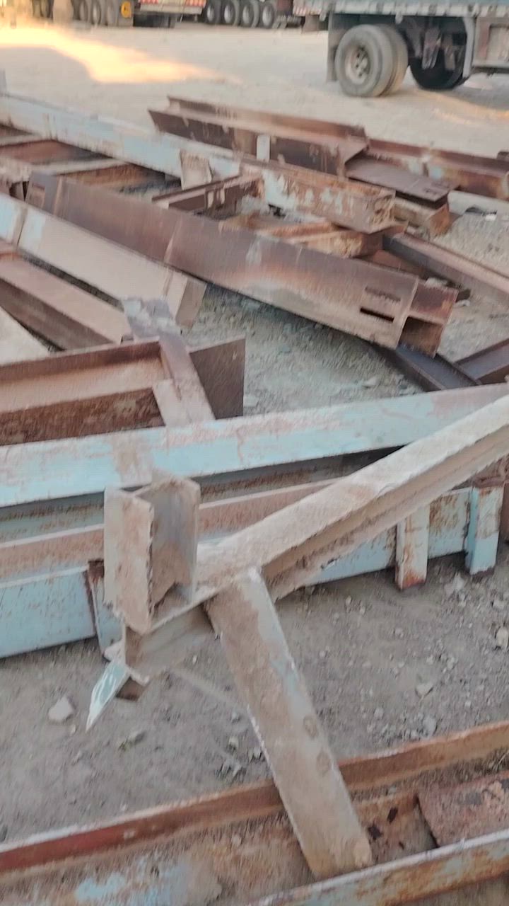 سلام عليكم شيلمان برماخ طول ٦م  بغداد البسماية سعر الطن ٥٠٠٠٠٠ الف دينار للاستفسار ***********
