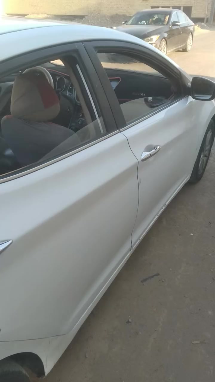 البيع الانترا موديل ١٦ خليجي فول بصمه بيها بنيد  مصبوغ والباب الخلفي وجاملغ صبغ   سياره بسمي تبريد نقصه بس غاز ♻️😊الاتصال على الرقم ***********
