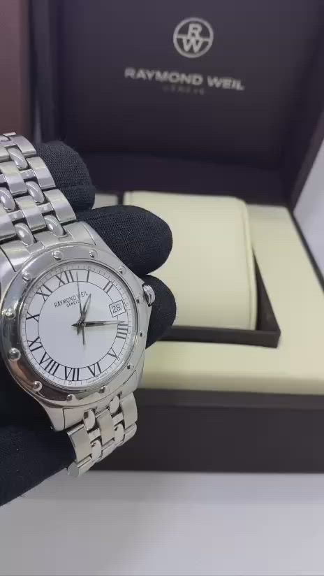رايموند ويل … Raymond Weil
الصناعه : سويسري اصلي 
الحركه : كوارتز  ( بطاريه ) 
المواصفات :
ساعه ستنلس ستيل .. جام زفير كالجديد 
……. مع العلبه السير نقص حلقتين 
القطر : 40 m
السعر بعد التخفيضات : 260 $ 
التوصيل : مجاني لكل المحافظات
التواصل : خاص ( ماسنجر ) 
او اتصال مع واتساب  ***********

#البصراوي 
#للساعات
#اختيارك
#الامثل
