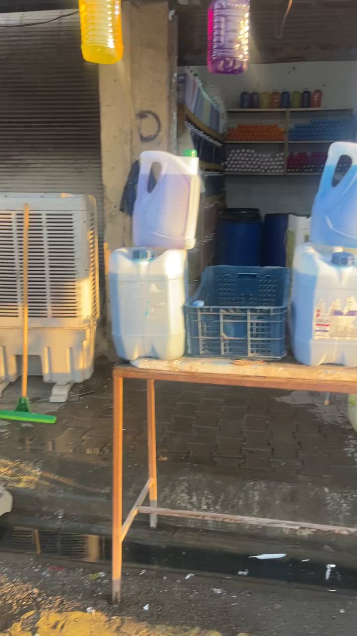 لحمدلله تم وصول وجبه جديده من زاهي ولمعطرات وديتول قاصر ابيض شامبو ومكيف ومزيل دهون وفلاش محل البركه العنوان بهرز قرب مصطوصف الثاني ويوجد توصيل داخل بهرز فقط الهاتف ***********وتساب
