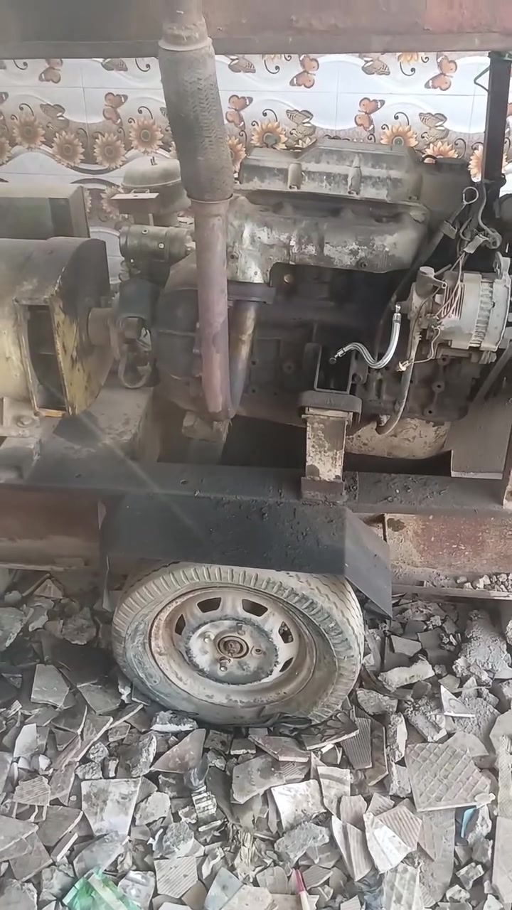 سلام عليكم مولد ٣٠ كيفي بس كضت مكينته.  كله شقال بس مكينه كاضه فقط  ***********
