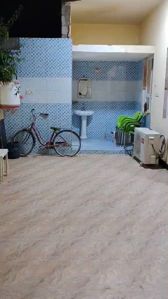 *للبيع بيت ركن - ديالى بعقوبة / بهرز حي الشرطة*
- *المساحة*: 200 متر  

- *الطابو*: زراعي، سند 25  

- *الموقع*: قرب جامع الشكور، بالفرع الثاني على اليمين  

- *التقسيم*: غرفتين نوم + استقبال + مطبخ + صحيات داخلية وخارجية  

- *الحالة*: بيت كامل من كلشي  

- *السعر*: 125 مليون، بيها مجال شي قليل  

*للاستفسار (واتساب متوفر):*  

***********  

***********
