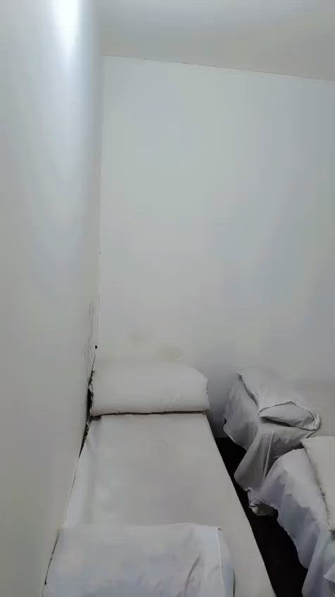 شقه غرفتين 11 سرير وصاله جلسه عربيه ومطبخ وصحيات غربي وشرقي إيجار ***********
