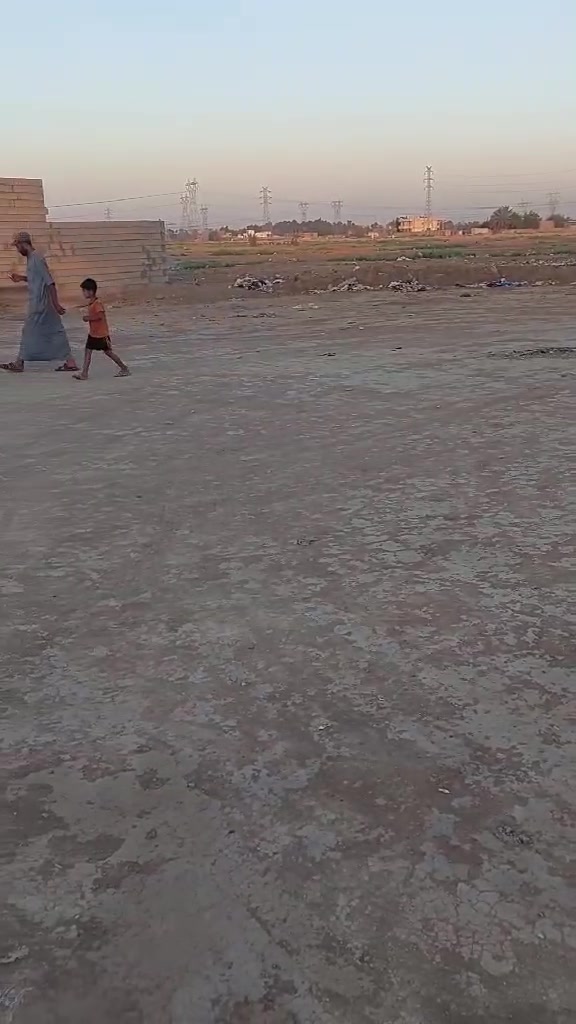 السلام عليكم قطعه ارض للبيع الوجها١٠ولنزال٣٢متركل الخدمات متوفرة المكان قريت الامام الحسن اي ستفار اتصل على هذا رقم *********** اني مكلف بنشر العنده ايستفسار يتصل عل رقم
