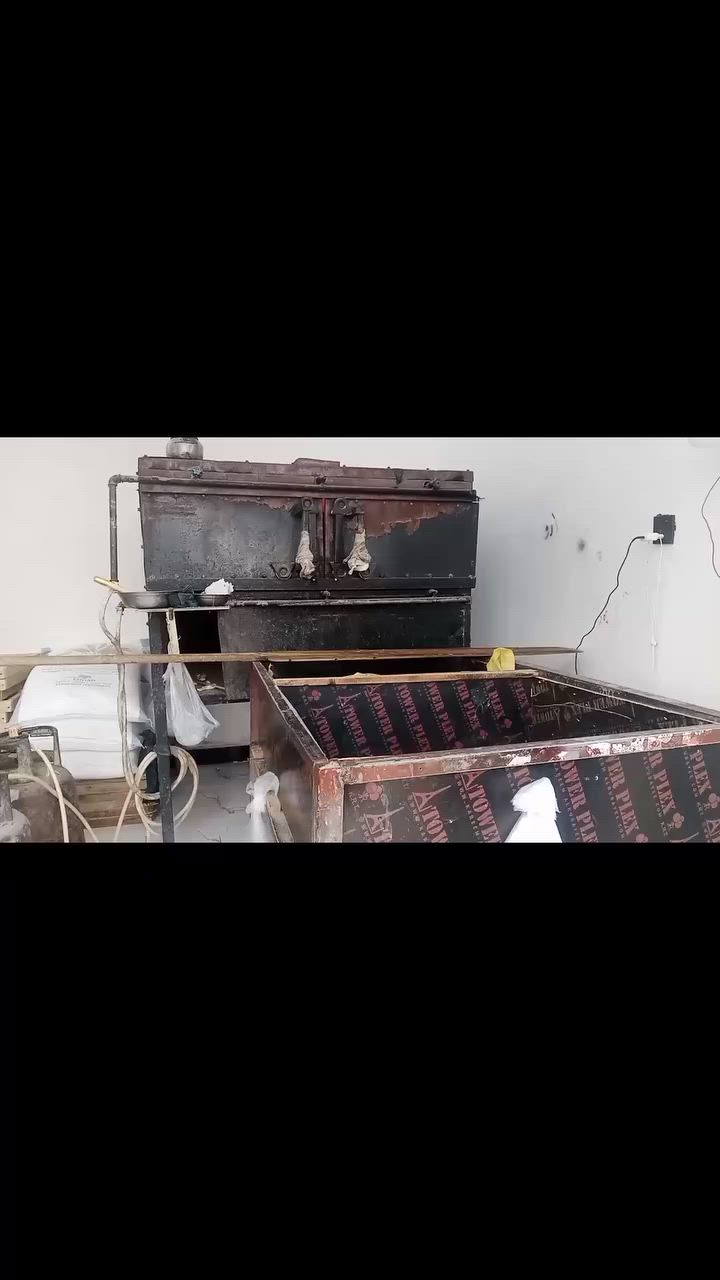 سلام عليكم 
فرن كامل للبيع سبب عدم تفرغ جاهز من كلشي مكاني غراف 
رقمي 
*********** 
سعره بمليونين وبيه مجال @إشارة
