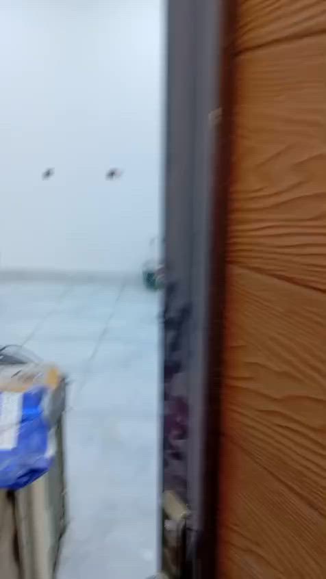شقه للايجار غرفتين وصاله كلش چبيره طابق ثاني بكل غرفه سبلت ومؤسسه ماطور وتانكي حي الشهداء قرب مدرسة الاكرمين من جهة جامعة العين موبايل ***********
