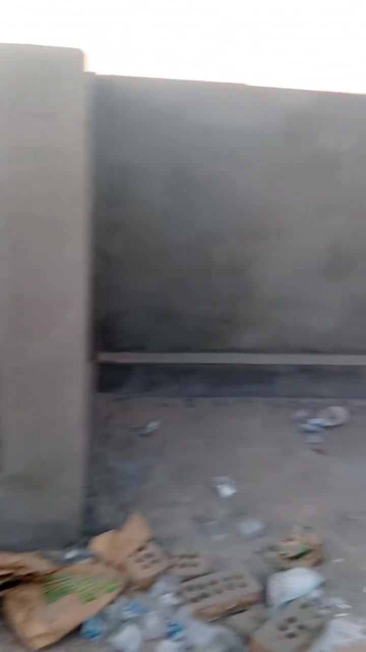 سلام عليكم يوجد خلفات جص لبخ اسعار مناسبه لي يحب يتواصل ويانه للاستفسار علئ لرقم ***********
