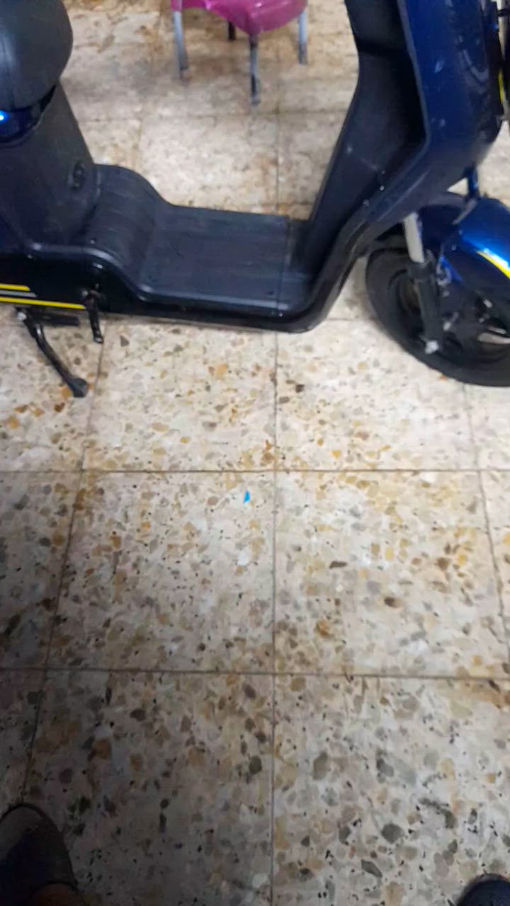 سلام عليكم دراجه ار9 نقصهه بس كتف بطارياتهه نضيفه
دراجه شغاله شلعه ومعدل سعرهه 300وبيهه مجال للطيبين مكاني بغداد مدينت صدر قطاع55 ***********وتساب ورصيد
