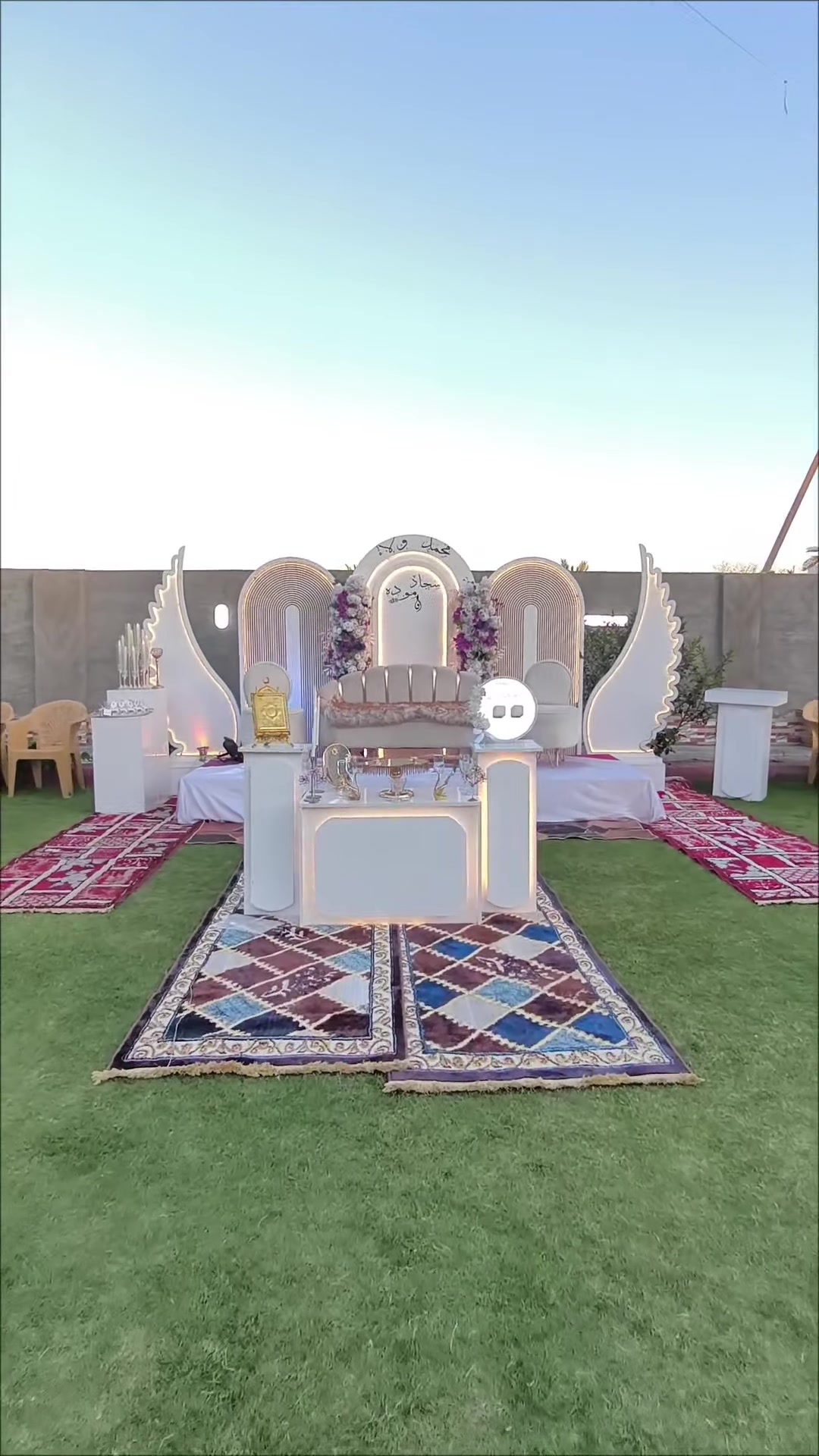 يعلن سنترعارف للكوشات وتزين سيارات الاعراس عن وصول احدث انواع  الكوشات 
العنوان الخالدية شارع الروضة قرب مدرسة الجنائن المعلقة للبنات 
هاتف ☎️ ‭***********  / ***********
