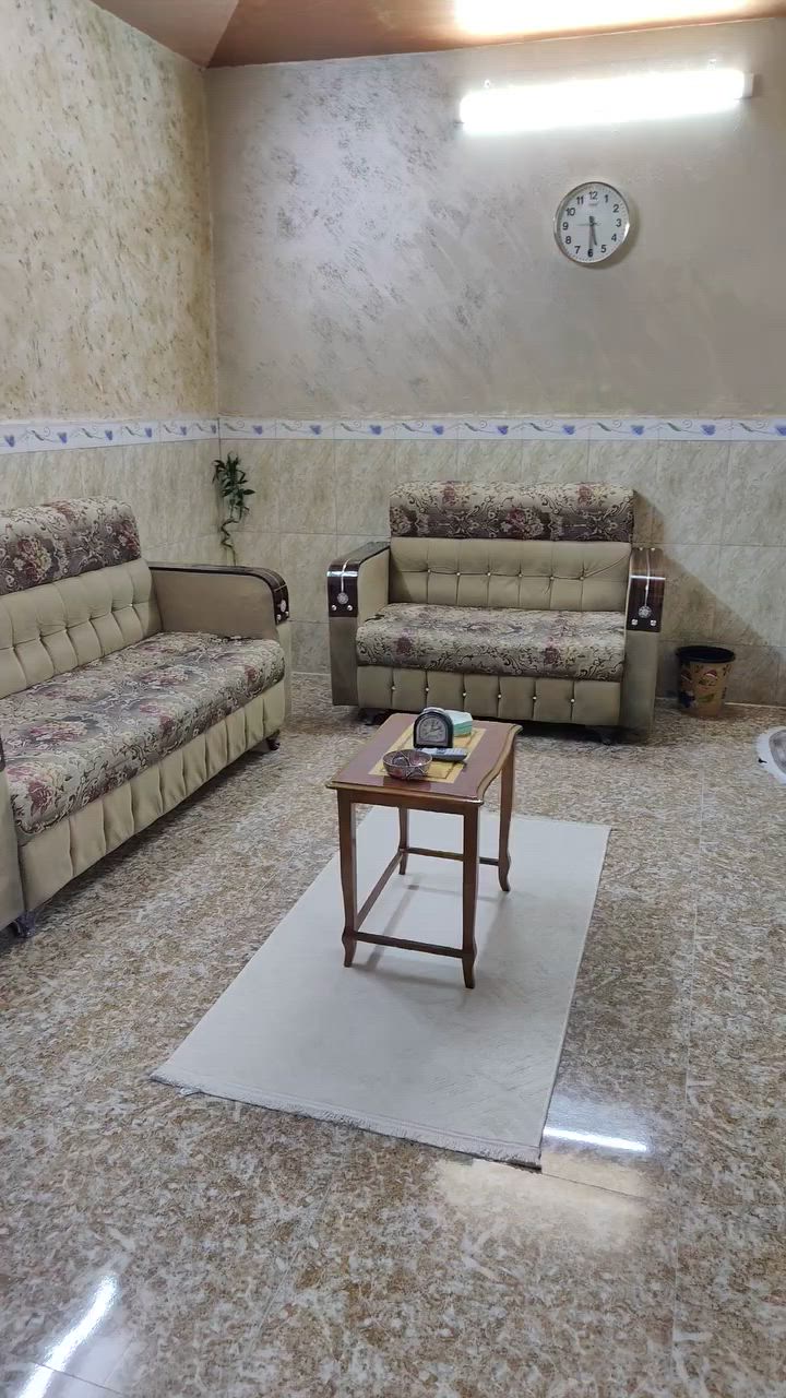للبيع تخم قنفات 10 مقاعد + طبلتين 🛋️
المكان بغداد / تراث البياع
نسبة النضافه 95% ، ما بي ضرر، و الدوشمة ثابتة وما نازلة 
✅ القماش مطرز بنقشة ورد، ويه لمسة شمواه ناعمة
✅ الإيدين: خشب مطعم بخطوط فضية
✅ وياه طبلتين خشب (وسط + جانبية)
💰 السعر: 425ألف دينار (قابل للتفاوض شي بسيط)


**إذا كنت صاحب هذا الإعلان وتريد حذفه لأي سبب، رجاءا أرسل رسالة إلى الدعم الفني**