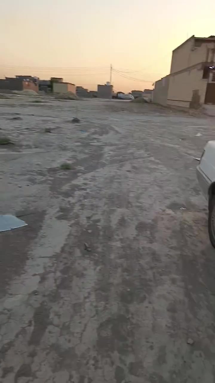 عندي قطعه بل ولدايه الثانيه ١٠٠ 
عارضها ٢٨وبيها مجال  بصف البناء رقم القطعه 933
***********
