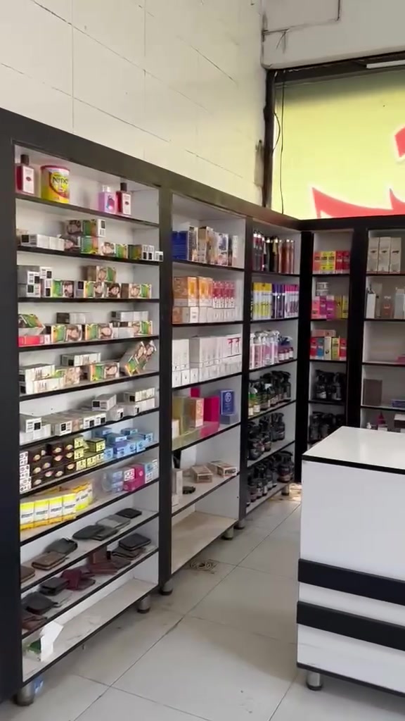 ميز كاشير مع رفوف للبيع
للستفسار ***********
ميز كاشير مع رفوف للبيع 
للستفسار *********** مكلف بلنشر
