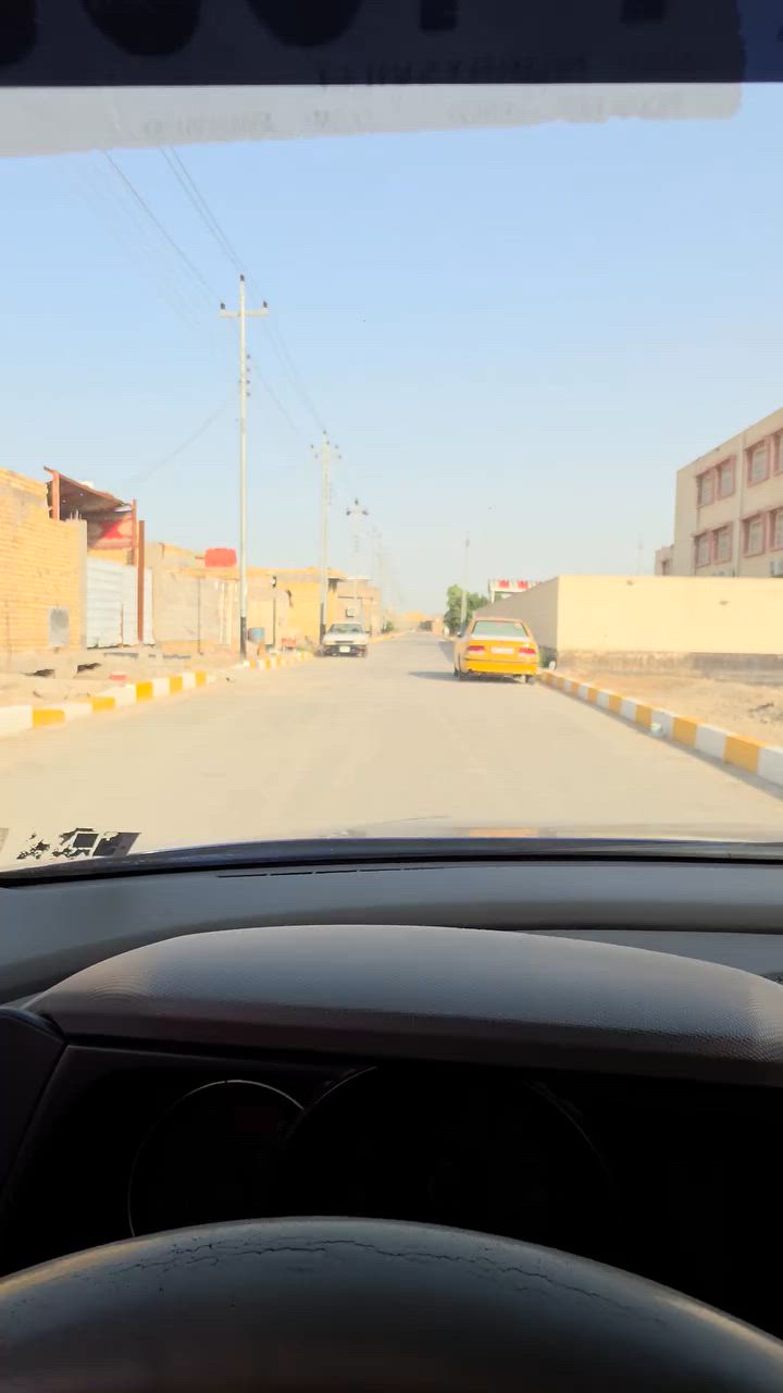 السلام عليكم قطعه طابو للبيع مساحه ٢٠٠م  عله ساحه
المكان سوق الشيوخ حي العسكري شارع الإطفاء قرب مدرسه الصينيه 
السعر ٣٠ مليون وبي مجال بيع مستعجل 
للاستفسار *********** واتساب ***********
