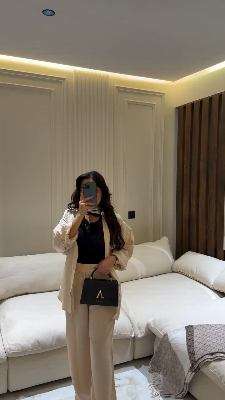 سوت خامة الجرجيت يفوز بالاناقه والراحه 🩶
متوفر قياس s,m,l,xl,xxl
طول القميص 76cm
طول البنطرون 105cm

#ملابس #تنسيقات #ootd #سوت #fashion


**إذا كنت صاحب هذا الإعلان وتريد حذفه لأي سبب، رجاءا أرسل رسالة إلى الدعم الفني**