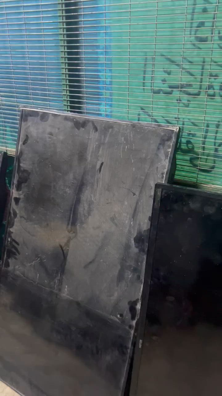 شاشات ٣ عاطلت البيع ***********
