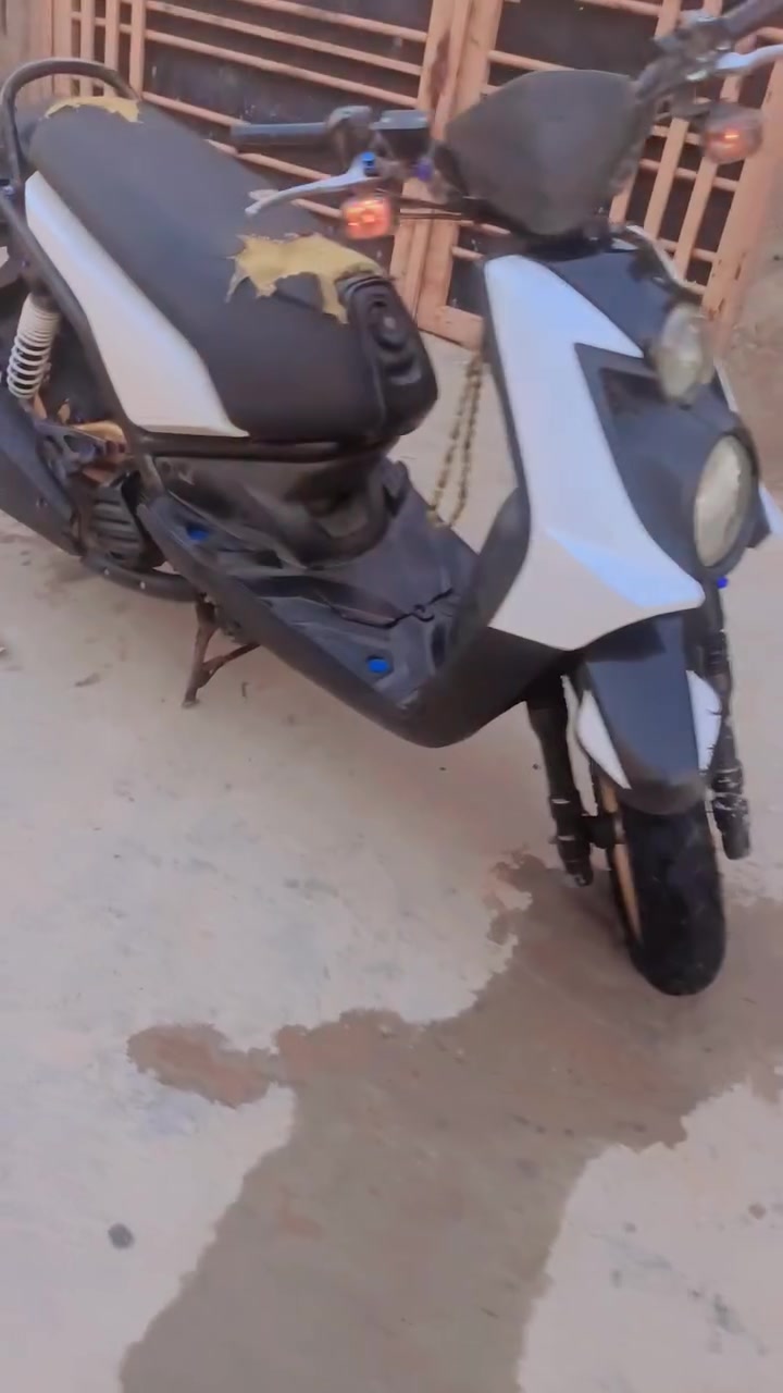 سلام عليكم سكنس جبلي للبيع بلاديه دراجه ما مفتوحه كهربائيات كلها شغاله دراجه عوزه بس تغليف الكشن سعره 950 وبيها مجال مكان النجف هذا رقمي***********
