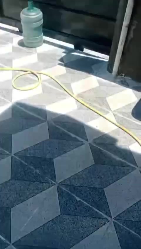 سلام عليكم بيت لبيع مجمع نبيل الحاجم مجمع الزهراء على حوالي ***********
