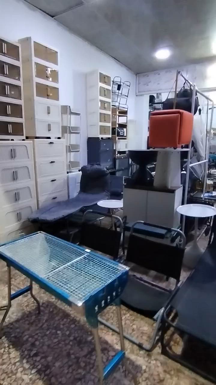 اكبر شلعه بتاريخ الامزون محل كامل ما يقارب ال ٢ طن مكاني موصل وهذا رقم تلفوني  ***********
