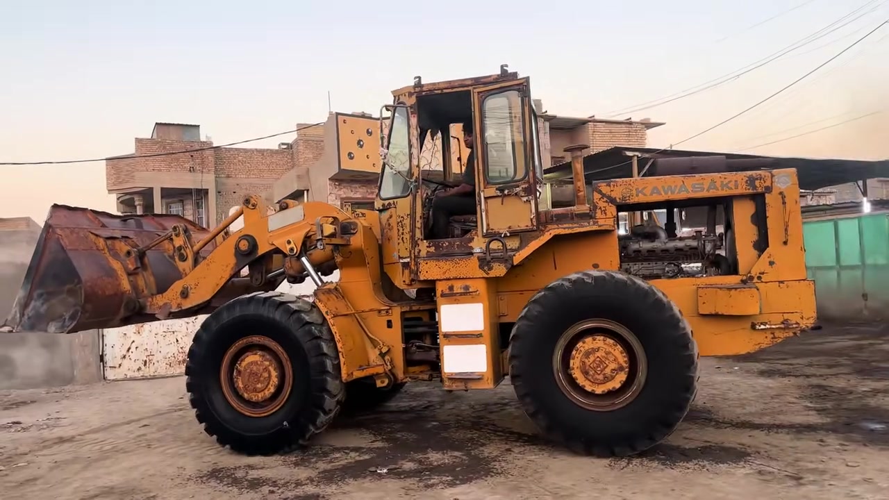 السلام عليكم شفل البيع كاوسكي عادي موديل 82 محرك بي 102 جديد مكينه مابيه اي نقص كله عله شريكه مال جناي تخم تاير 80 شرط شقل الرقم ميسان  تحويل مباشر  العنوان بغداد  ***********# ***********
