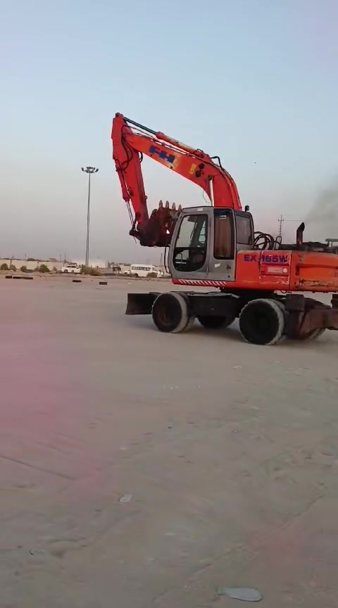 حفاره فيات هيتاشي موديل 99محرك مضخه ركائز سجينه ثكيل خفيف كله شغال رقم سنويه تحويل رقم ***********اسيا***********
