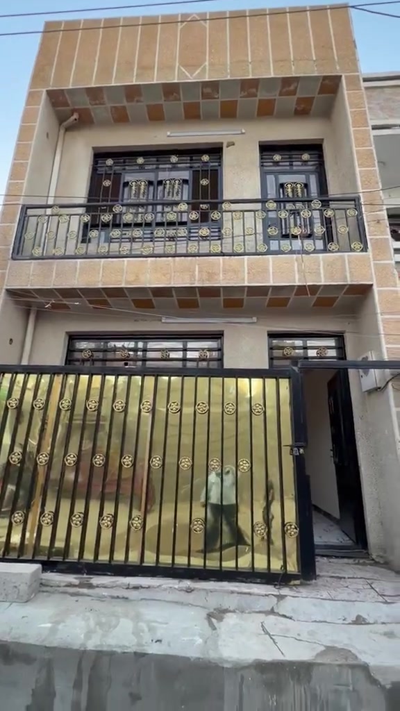 مشتمل45متر الواجه 5منطقه حي جهاد بيت 🏠 كلش نضيف وحلو مربع هادء تفاصيل صاله ومطبخ خدمات وترك وغرفه نوم واسعه جدا و بالكون ع شارع🏡وفوك بيتونه وسطح ع طول البيت *********** ***********يوجد   واتساب
