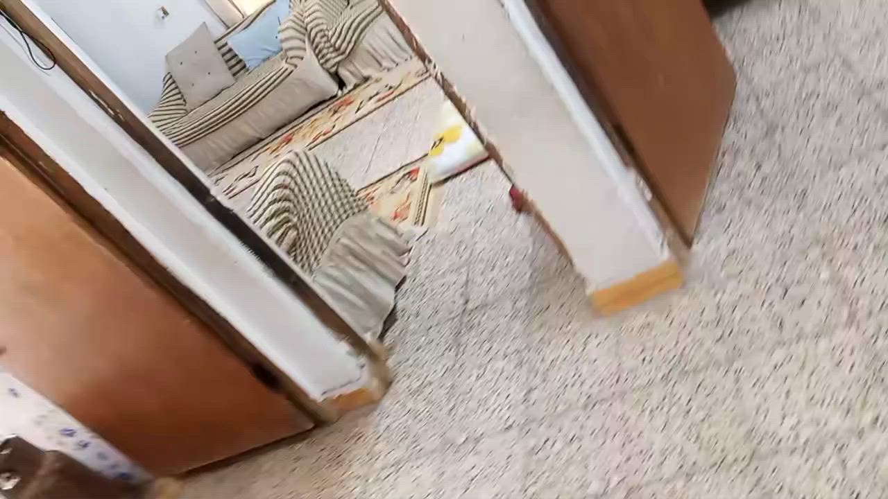 السلام عليكم عندي بيت للبيع مساحه البيت 115 سعر البيت 50وبيها مجال العنوان البيت ابو غرق ......وها ذ رقم تليفون ***********

