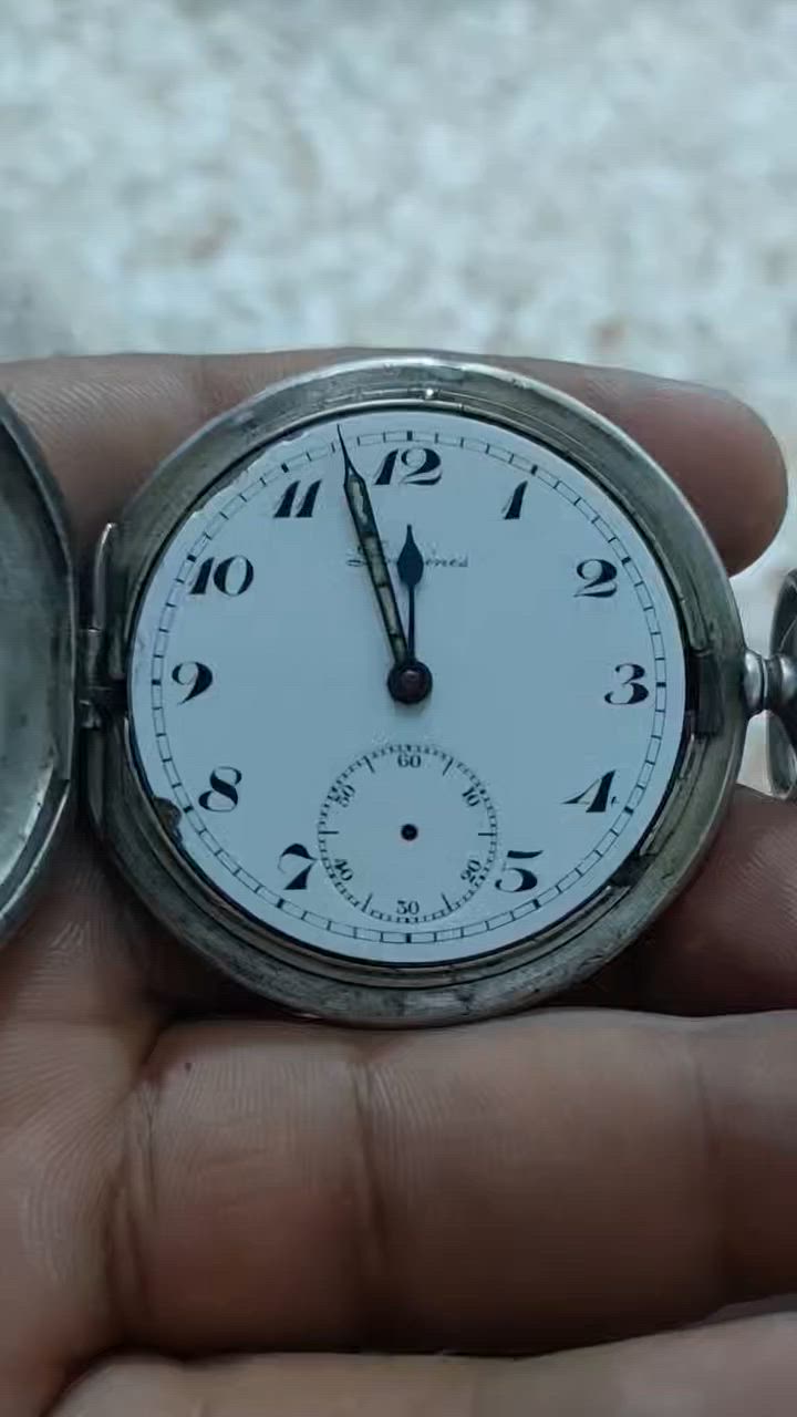 ساعة لونجين قديم سويسري للبيع سعر خاص رقم واتساب ***********
