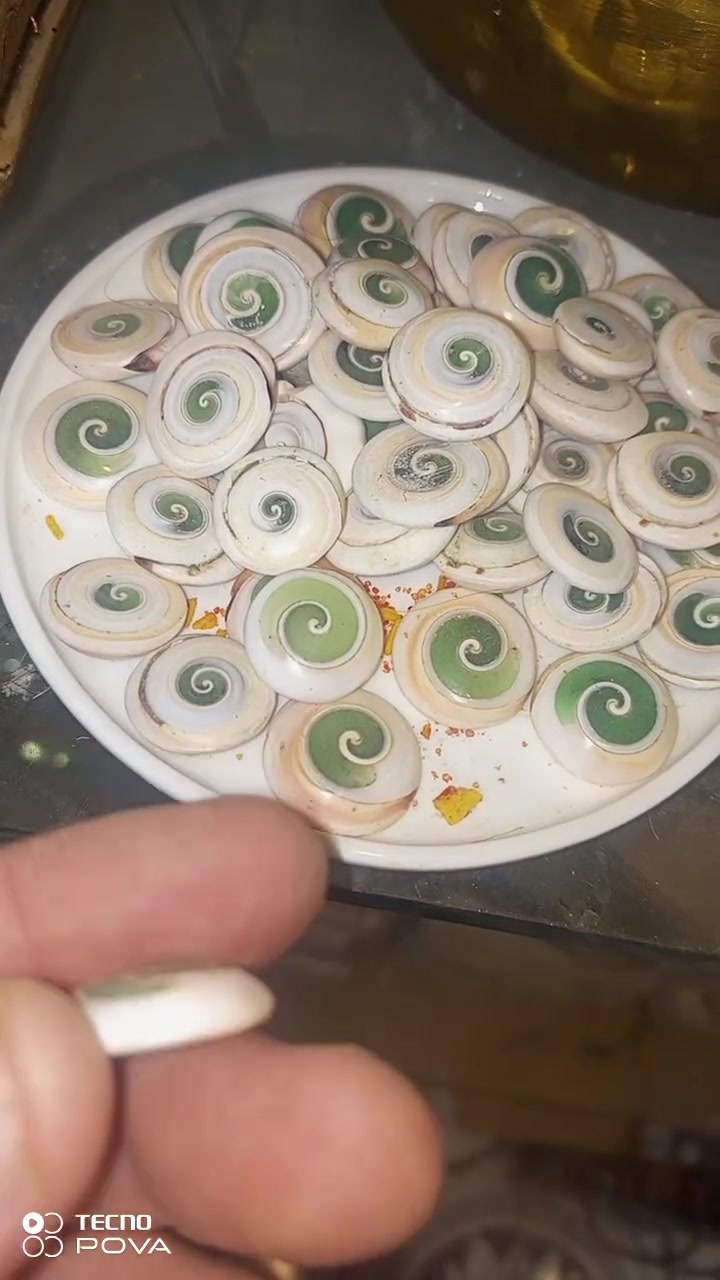 ***********
