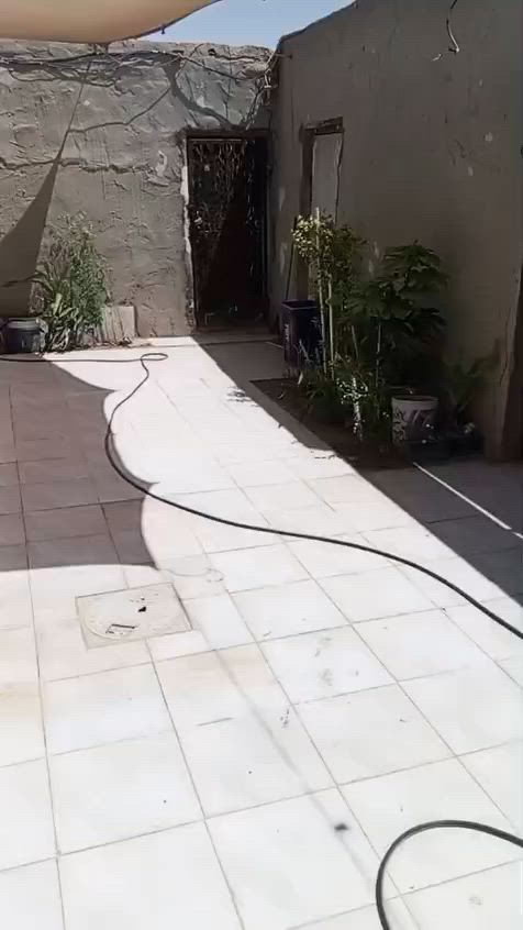 بيت بل زبير اندلس مساحه ٢٥٠ متر بناء كونكريت ٣غرف مطبخ حمام داخلي ومحل وكراج ٩في ٩ طابق٢مخزن دوانيه خارجيه ***********
