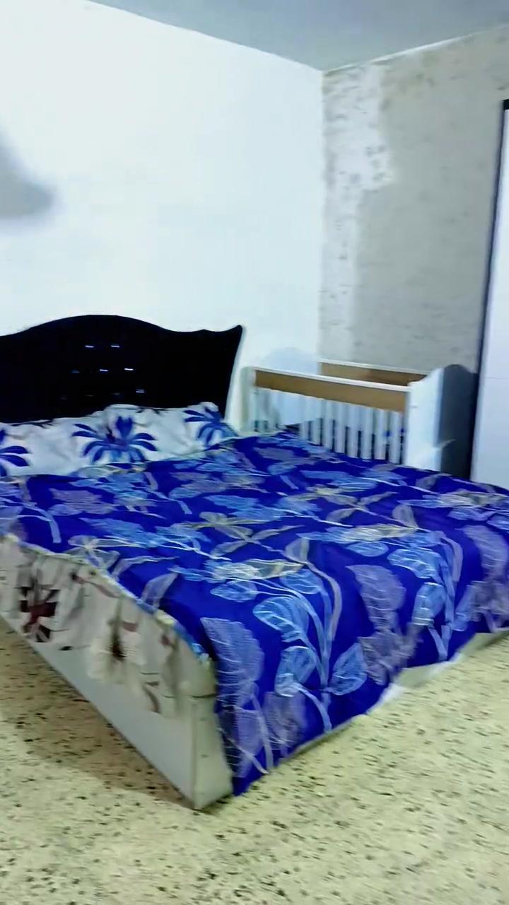 سلام عليكم غرفه نوم للبيع جديده 7قطع السعر 450بيه مجال الشراي يتصل مكان كركوك ***********
