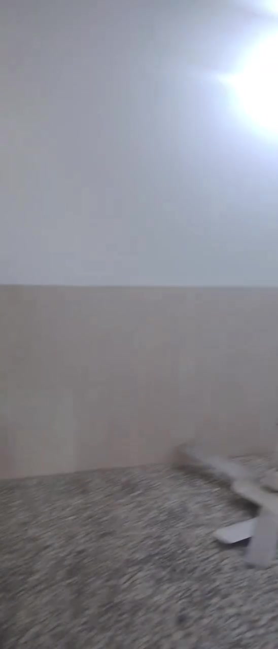 من رخصت صاحب الكروب شقه طابق اول للايجار غرفتين وصالة وخدمات بلديات حي التراث شارع حسينيه سيد صلاح سعر 350 الف ***********

