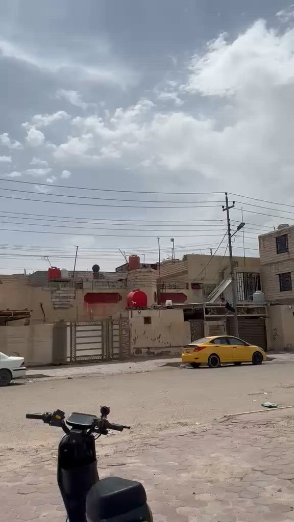 دراجه R9 للبيع دراجه نضيفه وجديده موديل 2026 من شركه ولي الاصليه دراجه اكامله من سويجين وبصمتين وكهرباءيات كله شخاله دراجه جديده  صالي شهر ونص من مطلعه من الوكيل 5 بطاريتت والي 32 انبير السعر 425 وبيه مجال استفسار هاذا الرقم *********** العنوان اربع شوارع
