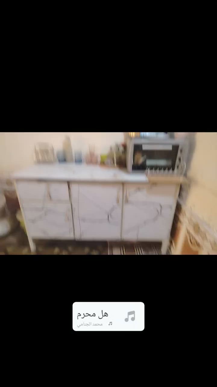 سلام عليكم عندي كاونتر مطبخ للبيع والسعر مناسب المكان خور الزبير حي الباقر الثالث شارع ابو سعد السمكري السعر 150وبي مجال الكاونتر نضيف اتصل *********** بي واتساب
