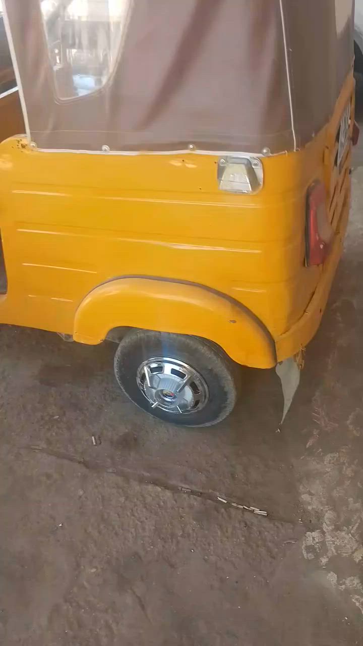 موديل 17 رقم سنويه كليزي  سعر 3800 بي مجال عنوان بابل الحمزه الغربي رقم ***********
