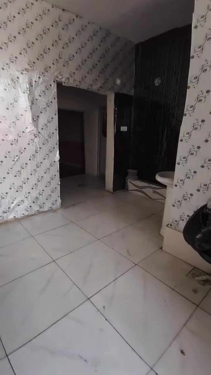 سلام عليكم 
________
رهن 
سنتين 20مليون
///////////
مشتمل 80م للرهن نهاية حي العامل 
غرفه استقبال مطبخ صغير ومنور على الشارع الرئيسي قرب مول الباقر
//////////////
***********
مكتب العناوي
////////////////
