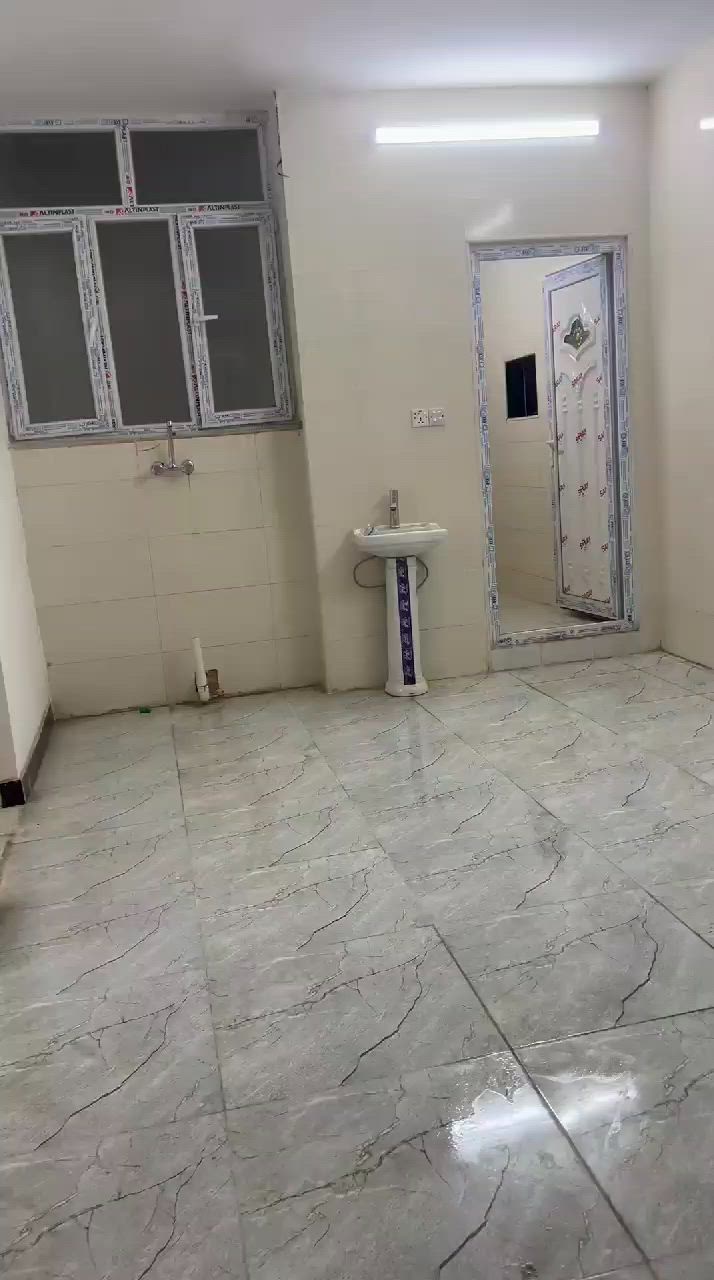 "سكن طلاب  أو موظفين قريب على جامعه تراث/المامون/اشور شقق اثنين طابق ارضي /طابق اولا تحتوي كل شقه على غرفتين وصاله نظامً تركي وصحيات بناء جديد حديث 
العنوان 📍 المنصور (الوشاش) قريبه على شارع مستشفى طفل
الاستفسار:
***********

‭***********‬

شقق زيرو ❤️