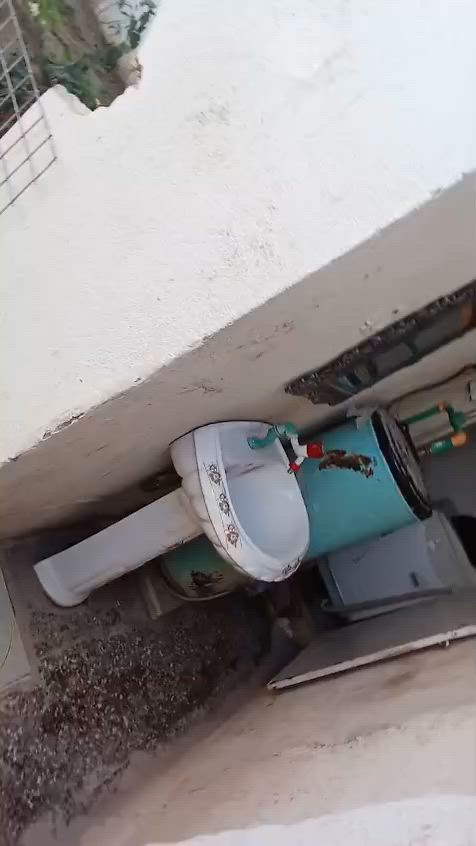 بيت تجاوز خلف سوق الهوه قرب مدرسة الشرق 
مساحه 180 متر 
حوش كلش جبير طب بي سيارتين ارضيحت الحوش كاشي 
......
حديقه جبيره جدا 
....
ستقبال ارضيه سيراميك 
...
صاله ومطبخ ارضيه سيراميك 
...
غرفتين نوم ارضيه وحده سيراميك ثانيه صبه
... 
الحيطان بياض 
....
ترك 
....
صحيات داخليه وخارجيه
...
الكهرباء خطين بي وامبيريه
...
الماء خطين 
...
مجاري بلباب 
...
السكف سندويش نضيف قطرت مي ميذب

العنوان بغداد الزعفرانيه خلف سوق الهوه قرب مدرسة الشرق 
السعر 25 وبي مجال
رقمي ***********
