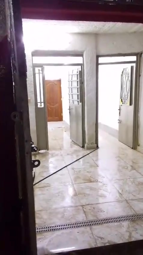 💒للايجار مشتمل طابقين💒

✅ مساحت البيت 100 متر ✅

1️⃣ يحتوي على مدخلين ➕

2️⃣ كراج ستقبال وصاله 

3️⃣ يحتوب على3 غرف نوم وخدمات البيت جديد

📍 حي البساتين -  الضباط

✅ ايجاره 400 الف 🔒

جاسم الدراجي 
📱***********

حيدر الزبيدي 
📱***********
