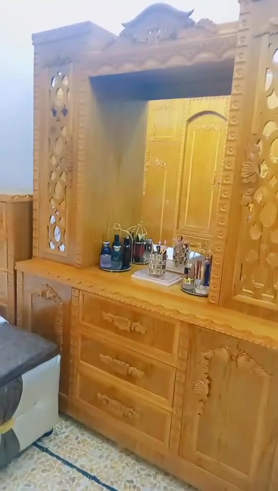 غرفه صاج عراقي ابنيه اتريد اتبيعهه  بمليون ونص وبيهه مجال لان اتريد تنقل من البيت خشب زين وجديده موصل حي نايلس*********** الي يراسلهه ايكلهه من طرف آيلا فاشن 👍
