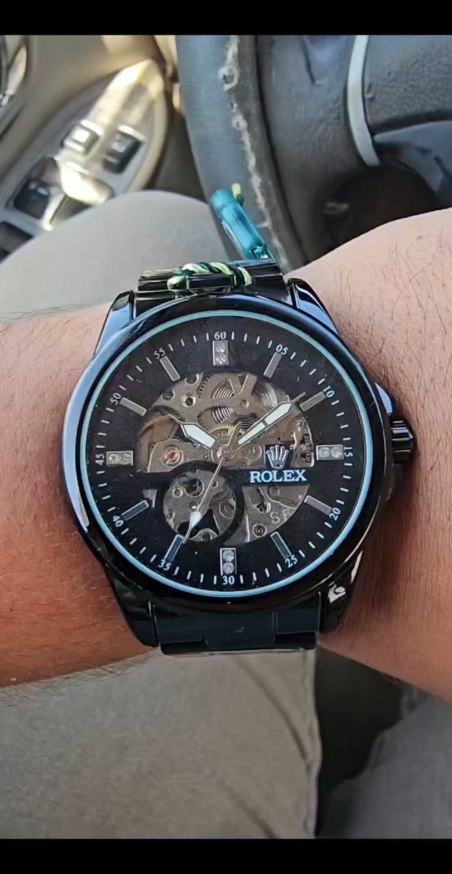 ساعة ماركة ROLEX اوتوماتيك
الظهر كشف 
التميز لا يأتي بالصدفة، بل باختيارك!
​هل مللت من الساعات التقليدية؟ إليك هذه القطعة الفنية التي تضع "قلب" الساعة الميكانيكي تحت الأنظار. تصميم أسود كامل مع لمسات كريستالية لتكون أنت محط أنظار الجميع في كل مناسبة.
​المناسبة: لكل من يبحث عن التميز.
​الأناقة: تصميم متناغم يضيف هيبة لمظهرك.


**إذا كنت صاحب هذا الإعلان وتريد حذفه لأي سبب، رجاءا أرسل رسالة إلى الدعم الفني**