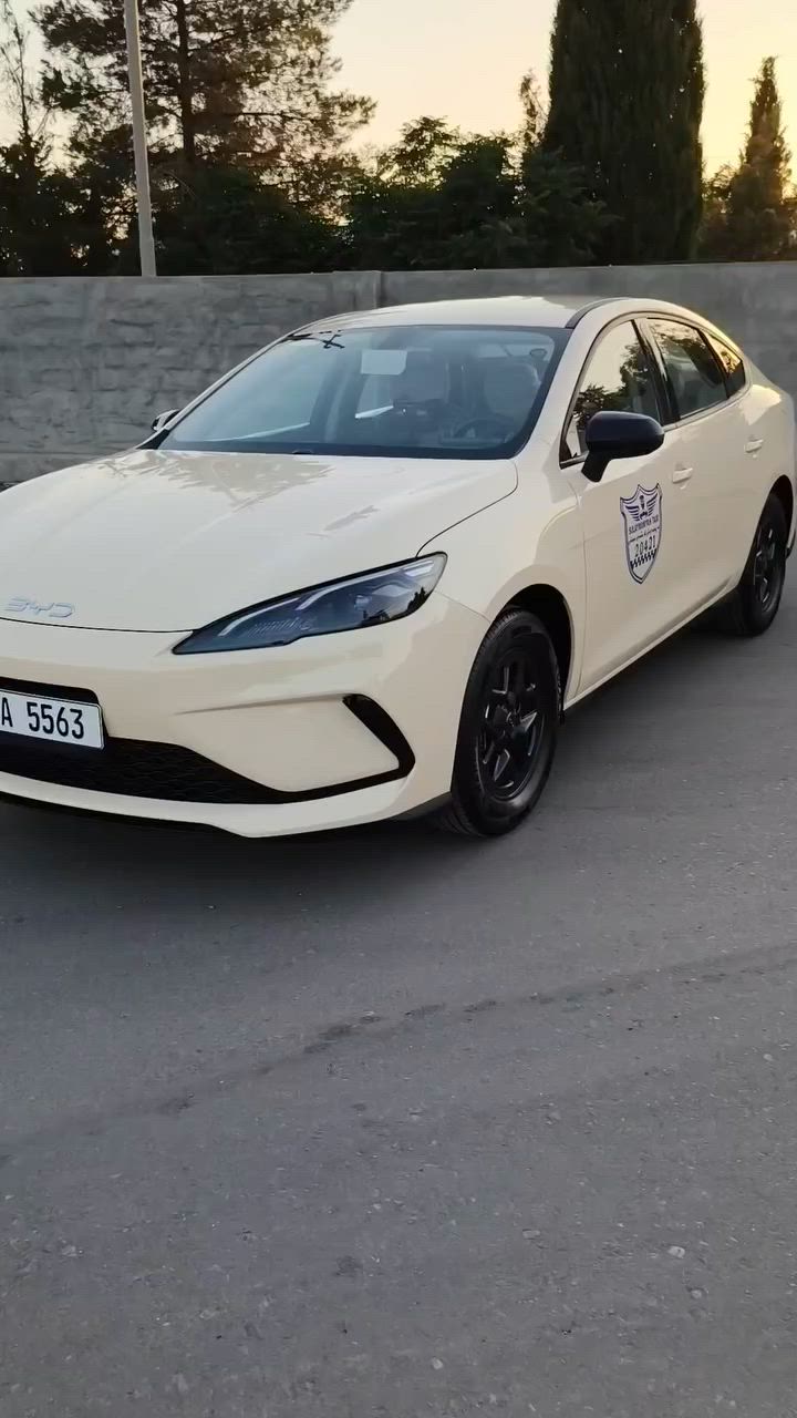 سڵاوهاورێیان  بــــیوای دی سێڵ 05بۆفــرۆشتن
هە موگیانی بە شە رت نە چاڵ نە شوخت نە سارت هیچی پێوە نییە 
خۆم بە سفری دە رم کرت هی ماعرە زنییە  بۆیاخ،عە سڵییە  
چوابی کۆمێنت نادە مە وە مشتە ریت تێل بکە 
***********
