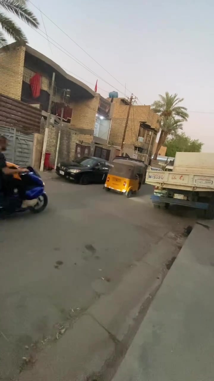 سلام عليكم أسواق لإيجار فقط 

مع المحتويات :

-  برادات٣ 
-   مجمدات عدد ٢
- رفوف مثل ما موضح بالفيديو 
- عارضه مال جبس 
-عارضه مال نساتل وكيكات وغيرهن 

تريد مع المحتويات او بدون محتويات اأجرلك عادي 

الموقع: الاورفلي فرع المضمد غازي الفرع يطلع عالسوگ مال عريبه يعني تكاتك رايحه جايه ( الفرع تجاري)

 الأسواق تشتغل ودخله زين

اليعجبه يراسلني متواجد واتساب فقط
(***********)واتساب فقط
