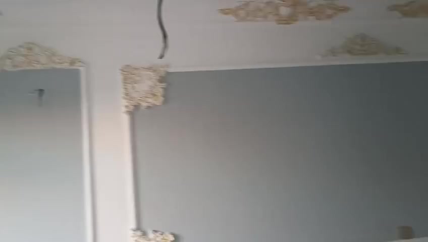 السلام عليكم يوجد سطه سقوف مغربي جمبس بورد وصبغ وطلس وكافت الديكورات الملكيه ***********
***********
