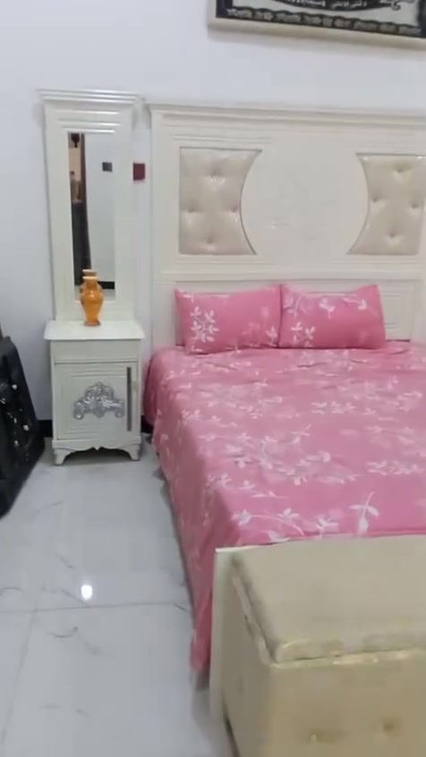 السلام عليكم غرفة للبيع للاستفسار ع هذا الرقم بي واتساب ***********
